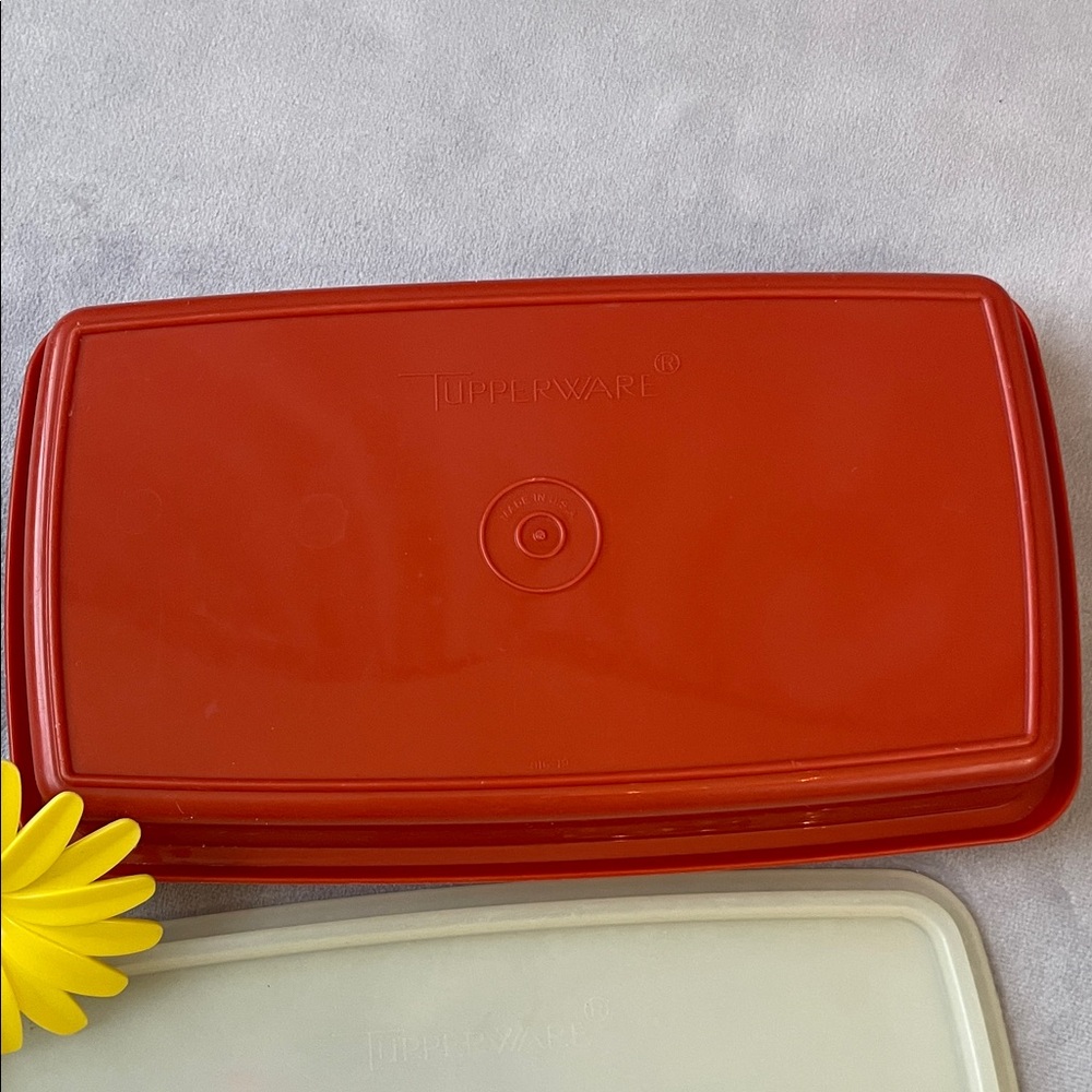 Tupperware Red Base with Cream Lid Container - Picture 4 of 5